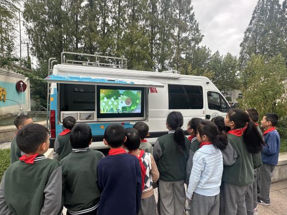 科普零距离 点亮科学梦 ——科普大篷车11月活动回顾